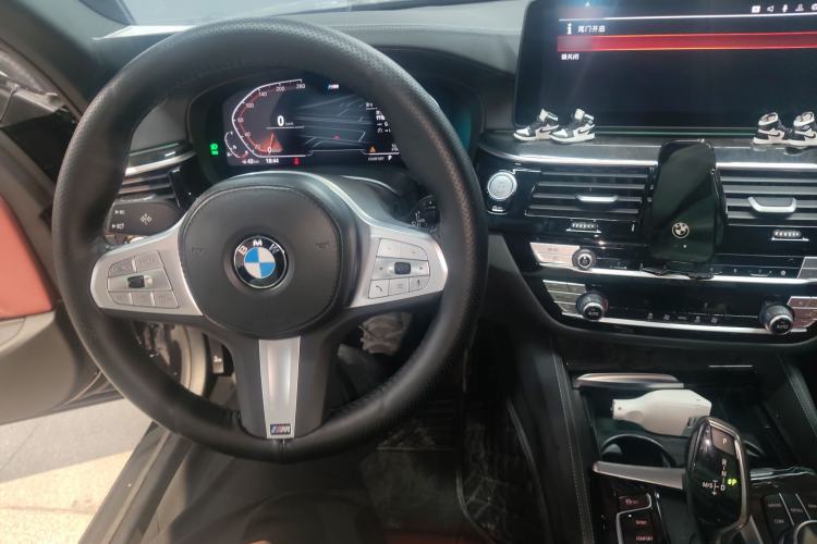 Used BMW 5 Series 2022 Second Facelift 525Li M Sport Package Center Console