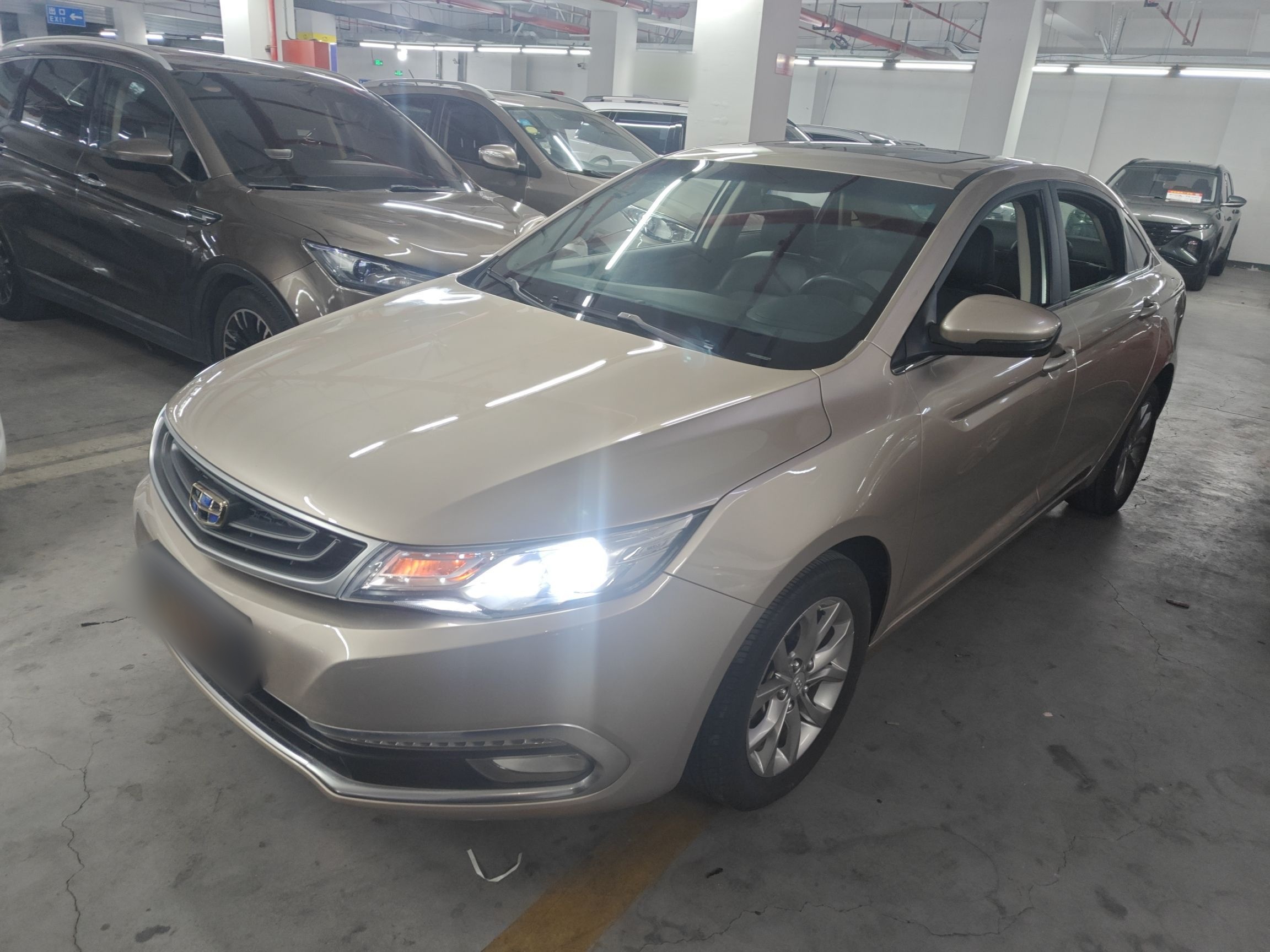 Под передней частью автомобиля