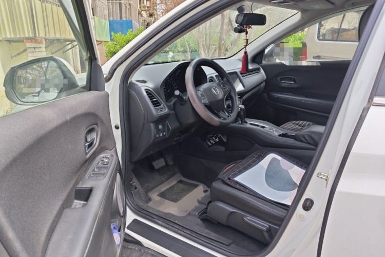 Used Honda Vezel 2020 1.5L CVT Pioneer Edition Interior 3