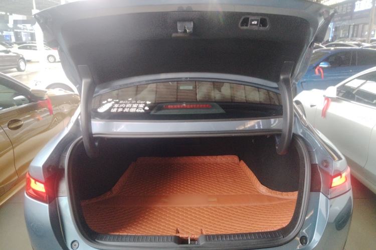 Used XPeng P5 2022 460E+ Trunk