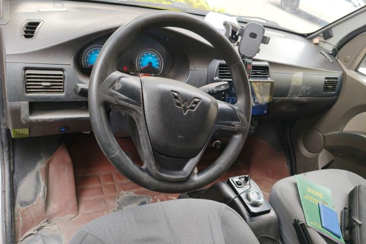 Used Wuling EV50 2021 Van Logistics Vehicle Lishen 41.6 kWh Electric Control System