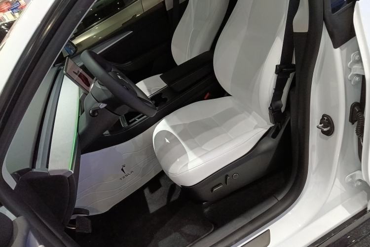 Used Tesla Model Y 2024 Rear-Wheel-Drive Version Left Front Seat