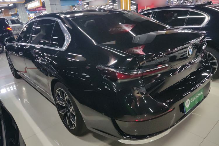 Used BMW 7 Series 2023 735Li Luxury Package