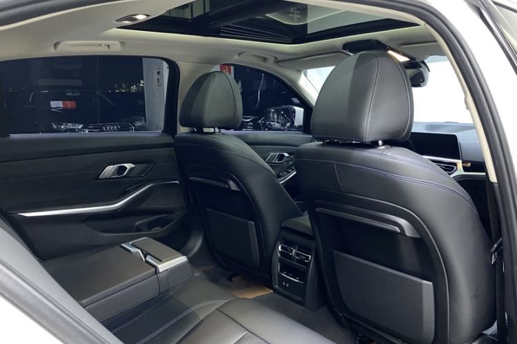 Used BMW 3 Series 2022 320Li M Sport Package Interior 10