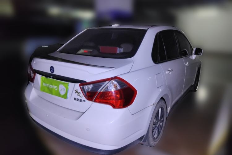 Used Venucia D50 2013 1.6L Automatic Fashion Edition
