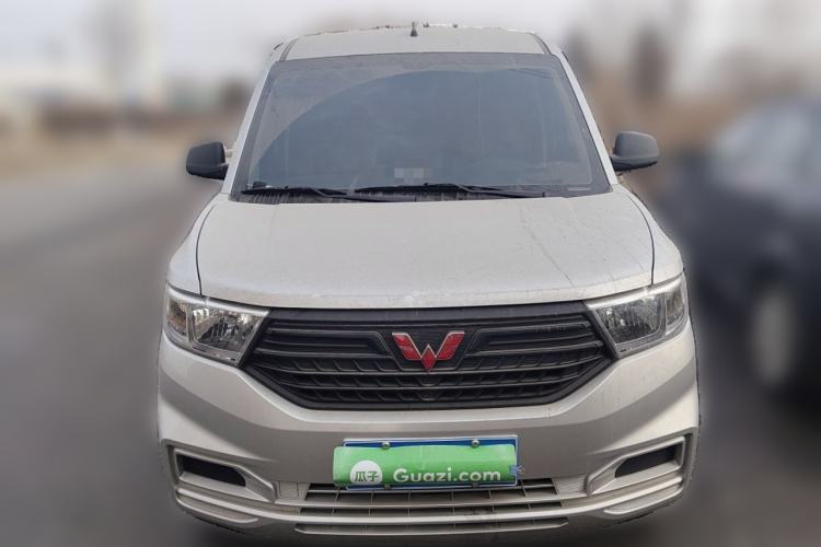 Used Wuling Hongguang V 2022 1.5L Jingqu Edition Enclosed-Window Vehicle with Hydraulic Power Steering LAR