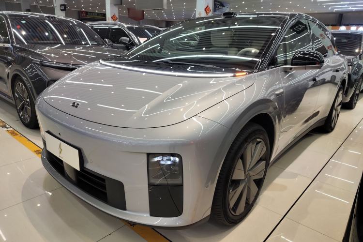 Used Li Auto i6 2025 Model Four-Wheel-Drive Standard Type