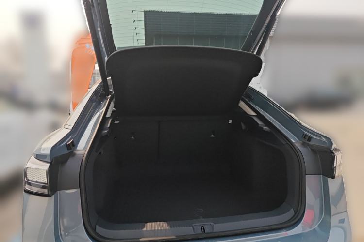 Used Volkswagen ID.7 VIZZION 2024 AIR model Trunk