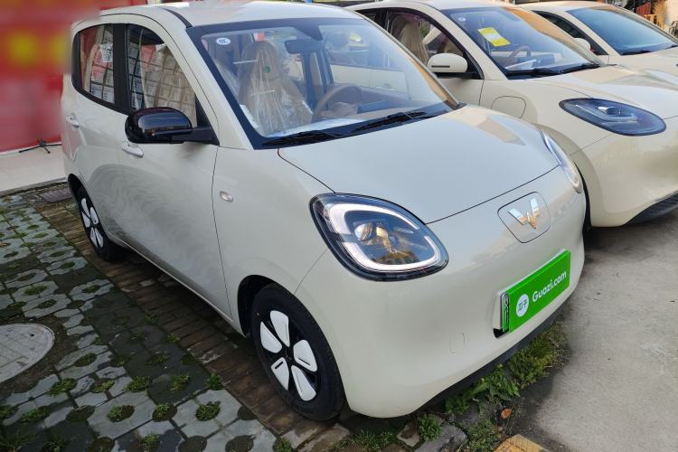 Used Wuling Hongguang MINIEV 2025 Four-Door Version Advanced Edition Front Right 45 Deg