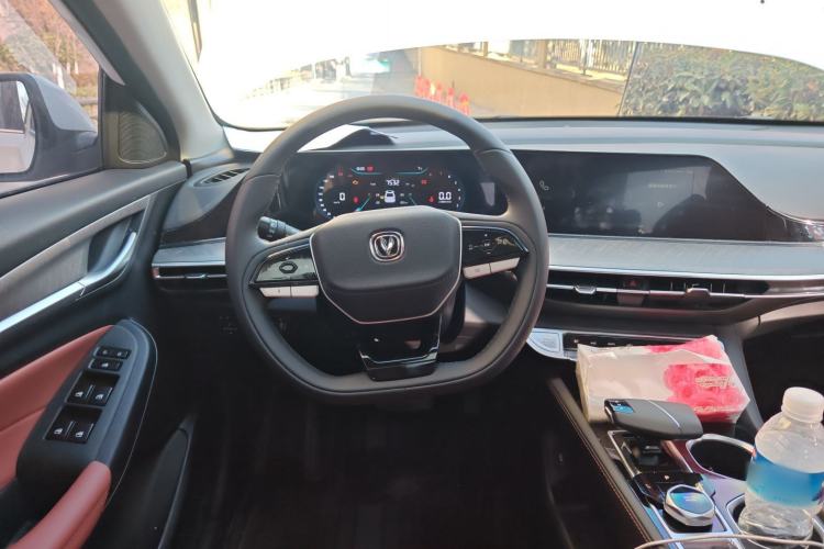 Used Changan Eado 2025 PLUS 1.4T Dual-Clutch High-Energy Version
