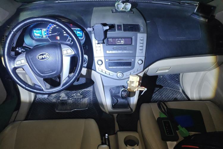 Used BYD S6 2013 Jingyue Edition 2.0L Manual Luxury Model 5 Seats