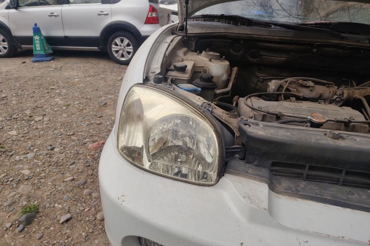 Used Huatai Santa Fe Classic 2012 2.0L Gasoline Manual Two-Wheel Drive with Sunroof Right Front Headlight