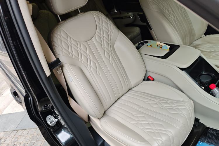 Used Mercedes-Benz V-Class 2020 V 260 L Long-wheelbase Luxury Edition Right Front Seat