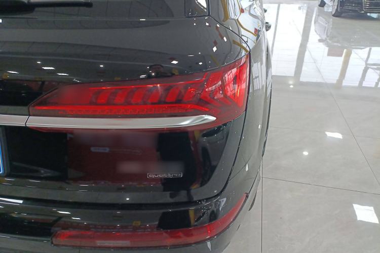 Used Audi Q7 2023 45 TFSI quattro S line Sport model

