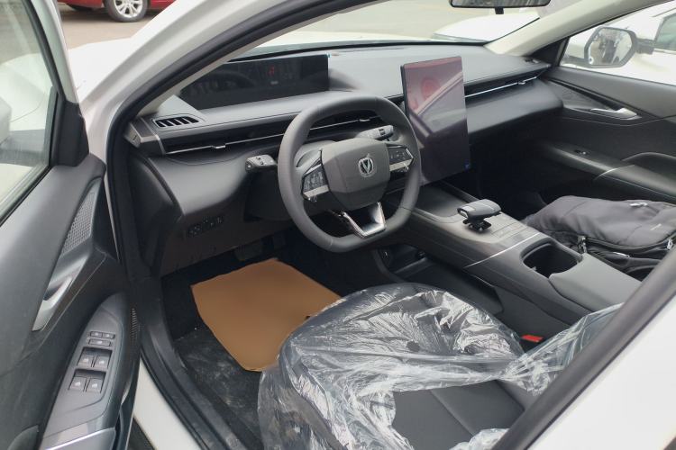 Used CHANGAN Eado 2025 Blue Whale 1.5T 500Bar Prestige Model
