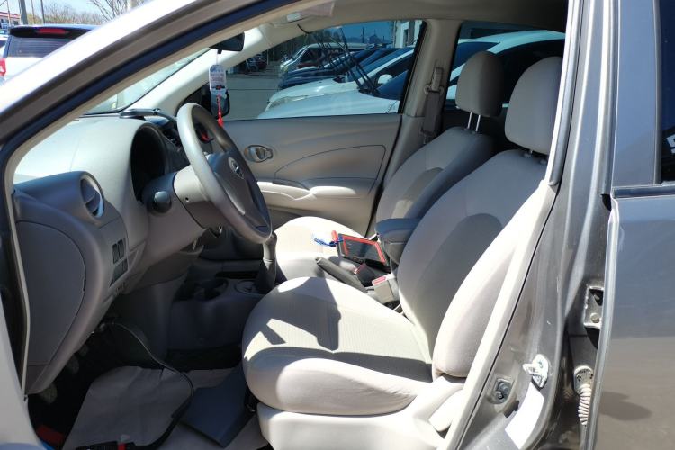 Used Nissan Sunny 2015 1.5XE Manual Comfort Edition Left Front Seat