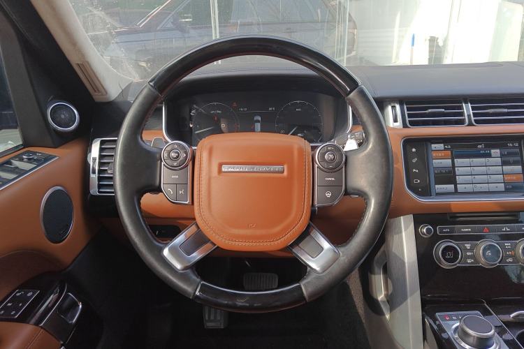 Used Land Rover Range Rover 2015 3.0 TDV6 Vogue SE Extended-Length Model
