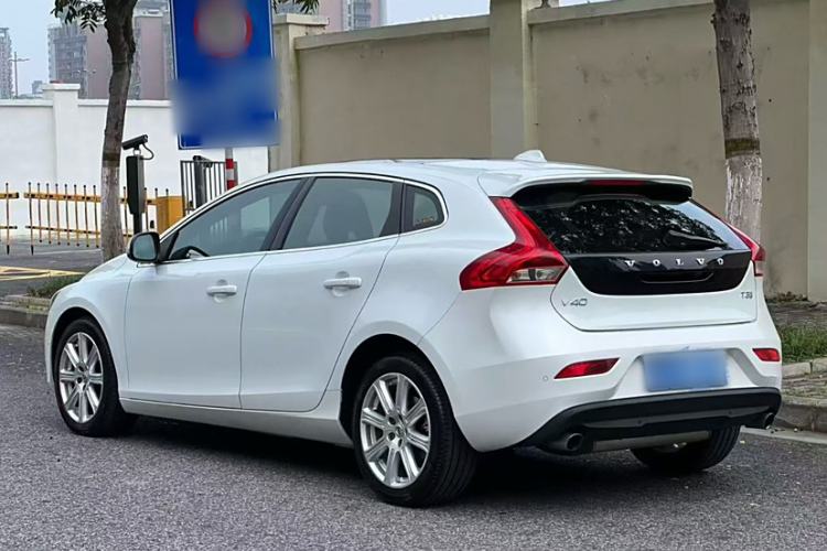 Used Volvo V40 2017 T3 Zhiya Edition

