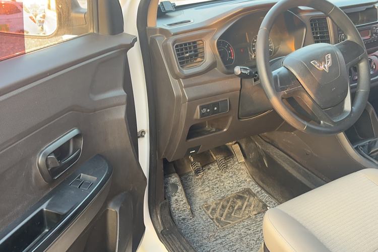 Used Wuling Hongguang V 2019 1.5L Jingqu Version China VI LAR