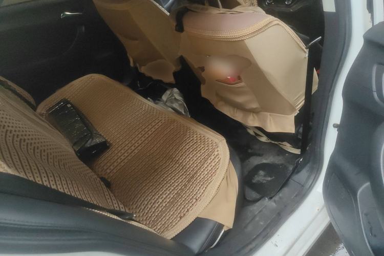 Used Roewe 360 2015 1.5L Automatic Luxury Edition Left Rear Seat