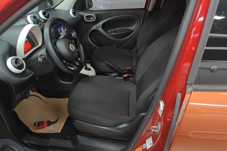 Used smart forfour 2018 1.0L 52 kW Dynamic Edition Left Front Seat