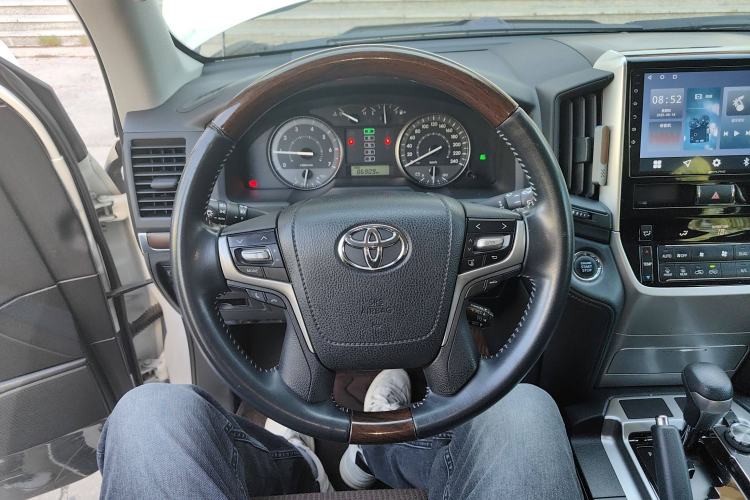 Used Toyota Land Cruiser 2016 4.0L GX-R Eight-Cylinder Dual Differential – Middle East