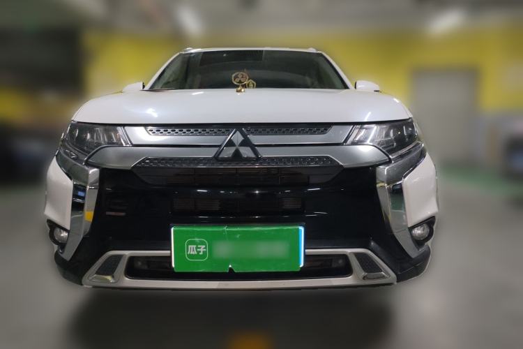 Used Mitsubishi Outlander 2019 2.4L 4x4 Zhi Xiang Edition 5 Seats China V Emission Standard