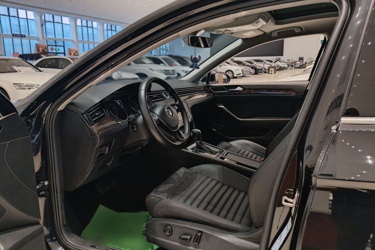 Used Volkswagen Magotan 2018 Facelift 330TSI DSG Luxury Model