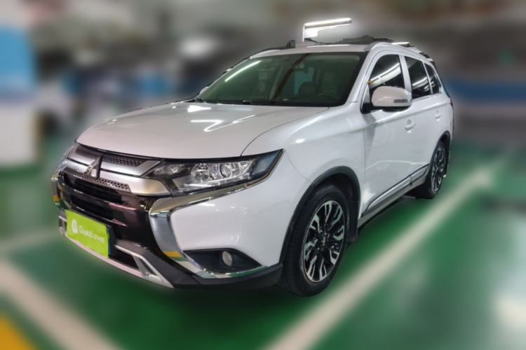 Used Mitsubishi Outlander 2019 2.0L Two-Wheel Drive Comfort Edition 5 Seats China V Standard