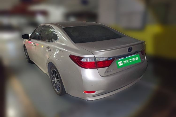 Used Lexus ES 2013 300h Elite Edition