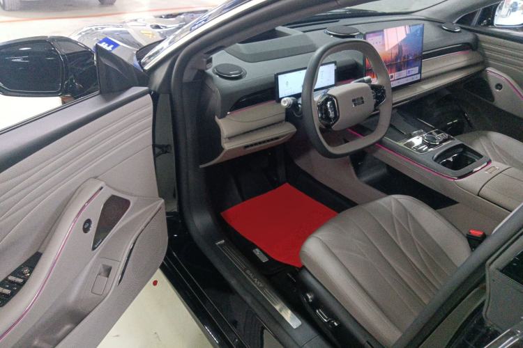 Used Geely Galaxy 8 2025 130km EM-P Starship Edition
