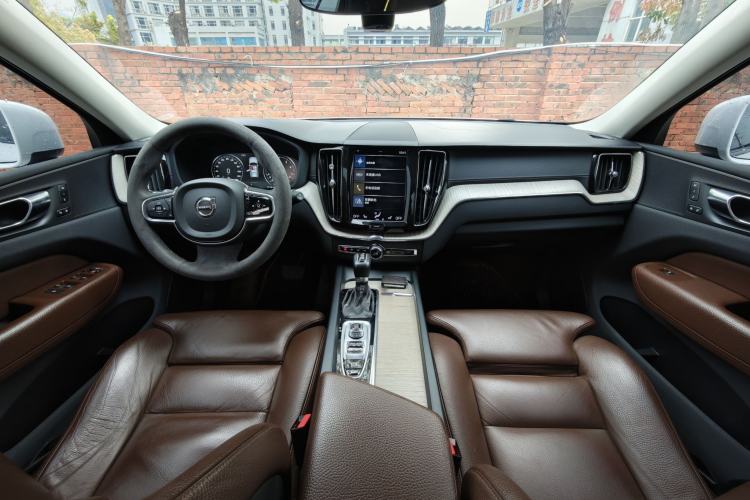 Used Volvo XC60 2020 T5 4x4 Smart Luxury Edition
