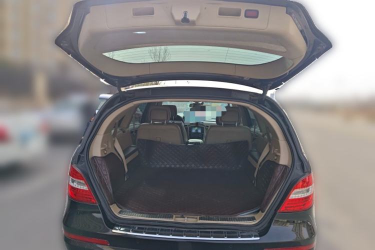 Used Mercedes-Benz R-Class 2014 R 320 4MATIC Luxury Model