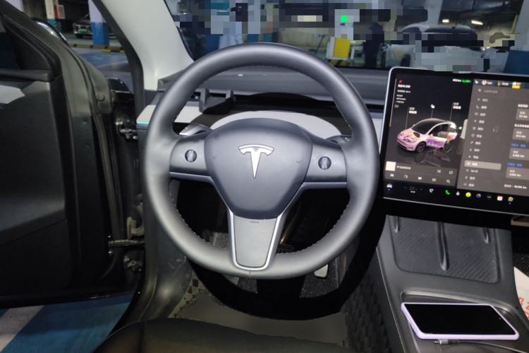 Used Tesla Model Y 2024 Long-Range All-Wheel-Drive Version