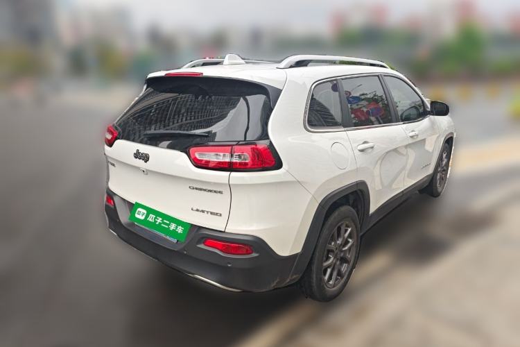 Used Jeep Cherokee 2020 2.0L Two-Wheel Drive Classic Sports Edition
