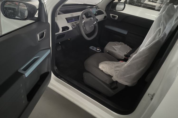 Used Geely Galaxy Panda 2024 Panda Mini 200km Endurance Bear Driver Seat