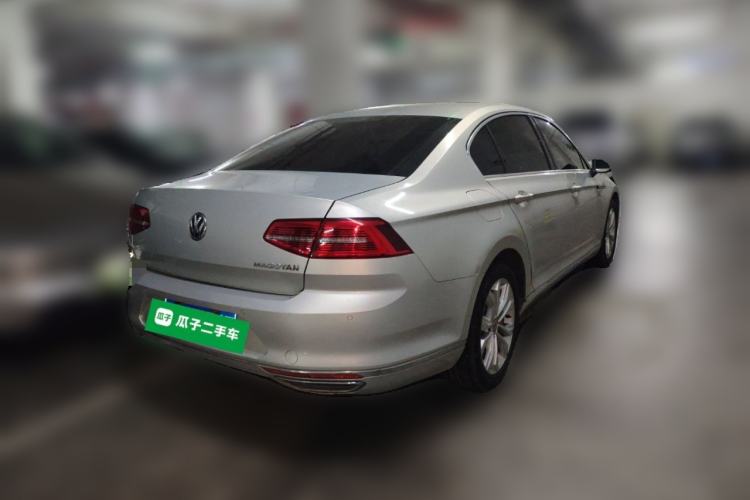 Used Volkswagen Magotan 2018 330TSI DSG Luxury Model Rear Right 45 Deg