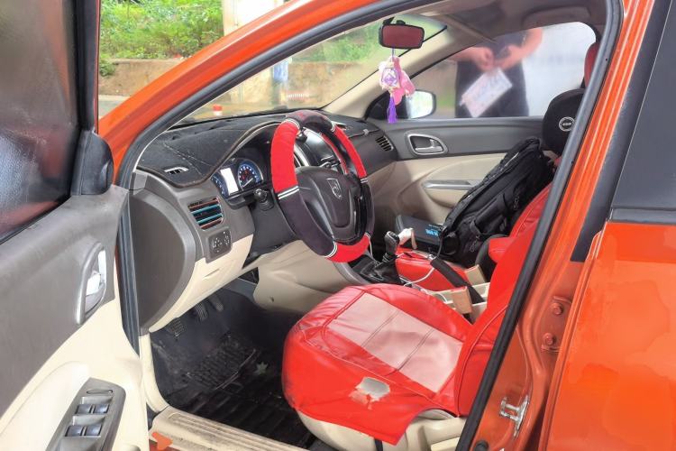 Used Baojun 610 2014 1.5L manual Comfort trim level
