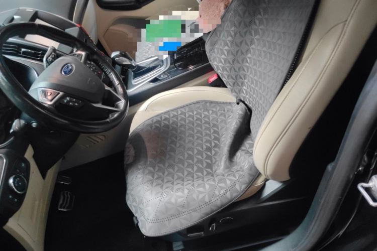 Used Ford Edge 2015 2.0T GTDi Four-Wheel Drive Prestige Model Left Front Seat