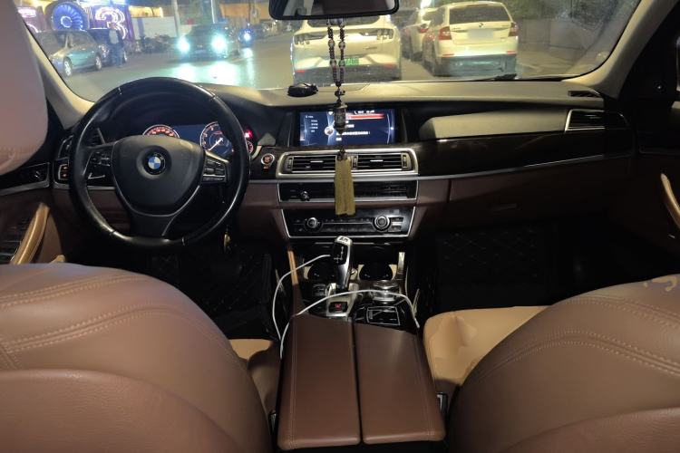 Used BMW 5 Series 2017 528Li Leading Model Center Console