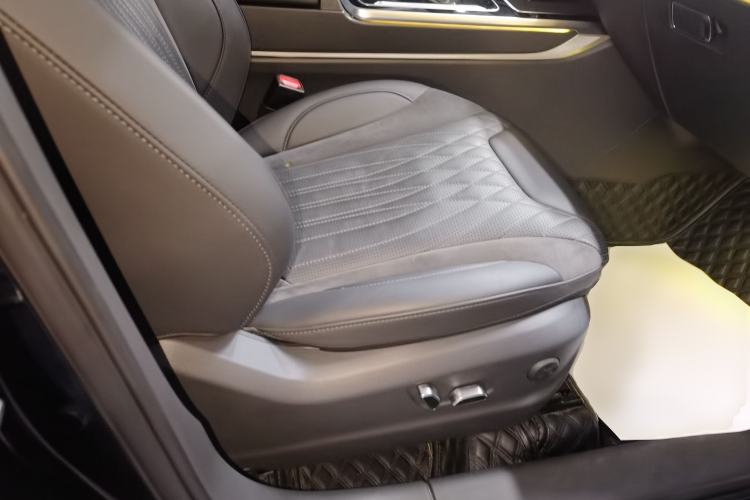 Used Hongqi HS5 2023 2.0T Qixiang Pro Edition
