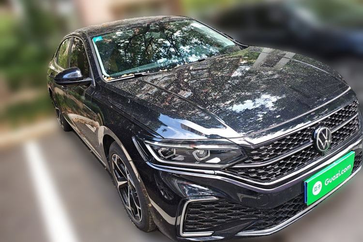 Used Volkswagen Passat 2023 330TSI Starry Luxury Edition