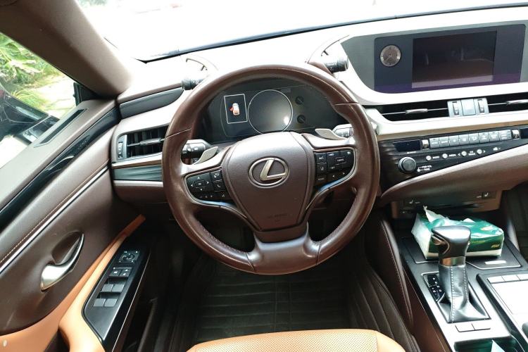 Used Lexus ES 2020 200 Excellence Edition
