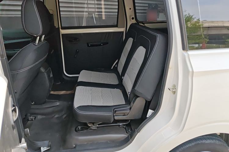 Used Wuling Hongguang 2021 1.5L Revised S Base Version with Electric Power Steering LAR Left Rear Seat