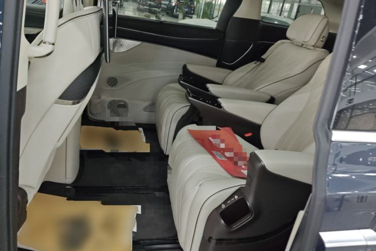 Used Denza D9 2024 DM-i 980 Four-Wheel Drive Flagship Model
