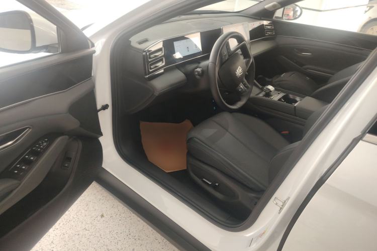 Used BYD Qin L 2025 DM-i Smart Drive 120KM Superior Model