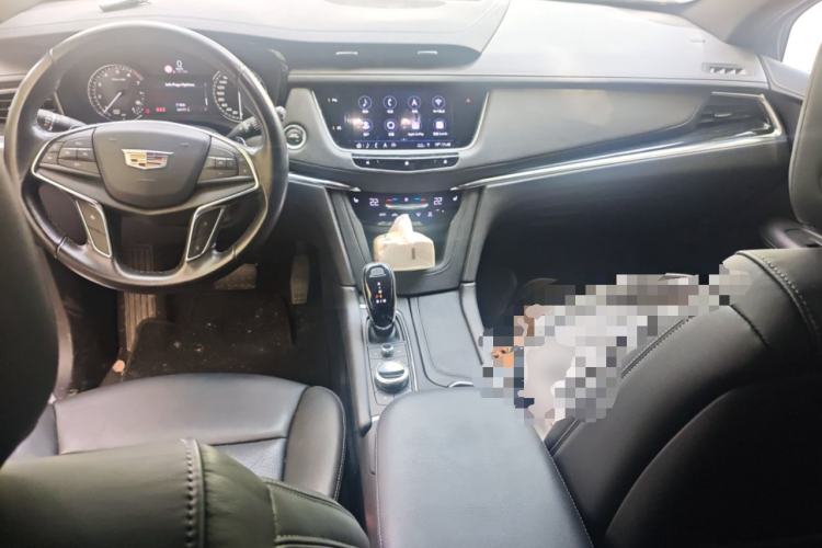 Used Cadillac XT5 2020 28T Luxury Version Center Console