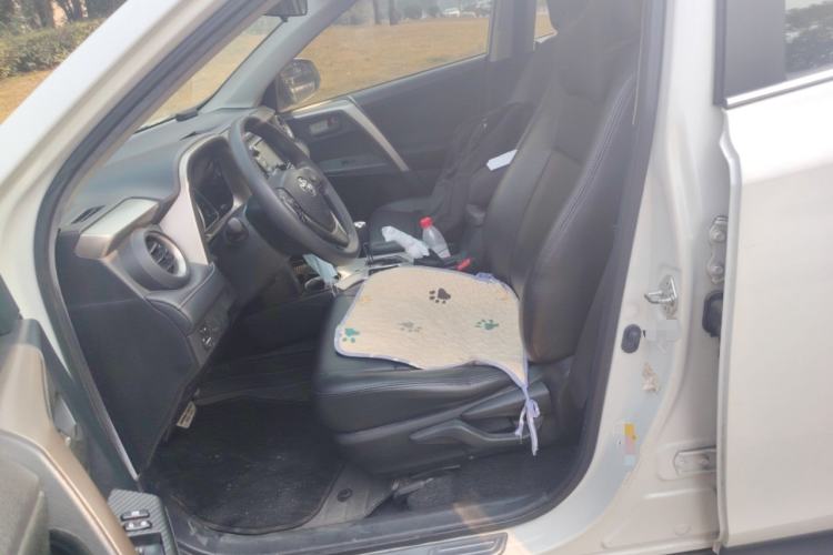 Used Toyota RAV4 2015 2.0L CVT Two-Wheel Drive Fashion Edition