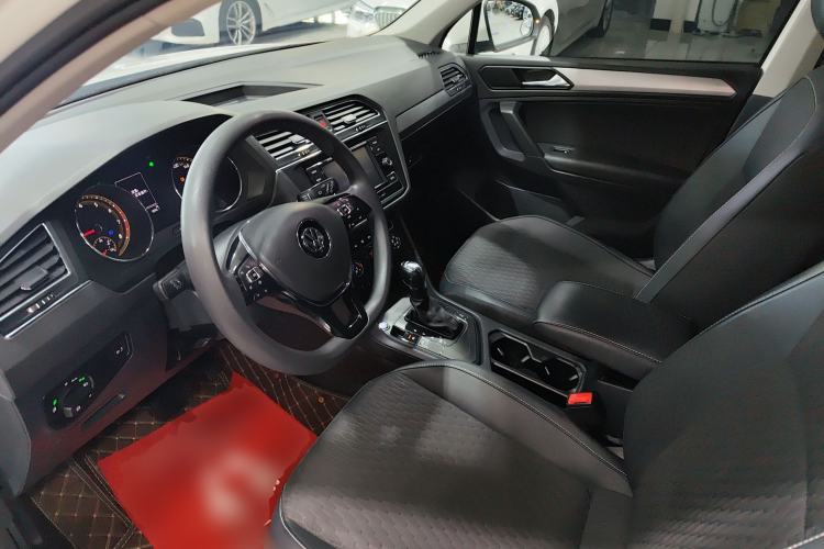 Used Volkswagen Tiguan L 2020 330TSI Automatic Two-Wheel Drive Luxury Edition China VI Standard
