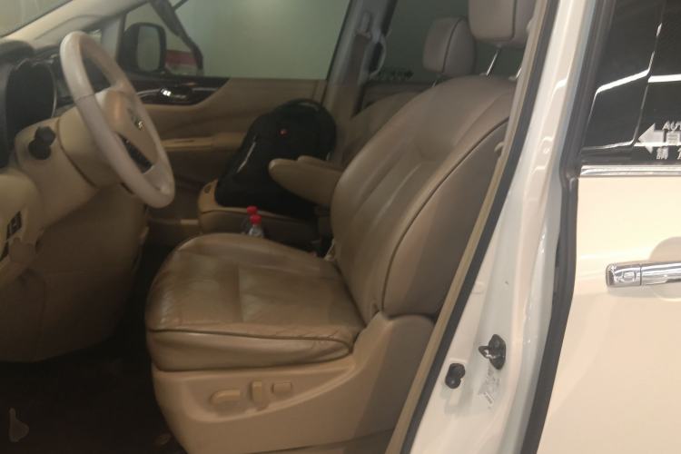 Used Nissan Quest 2015 3.5L SL Left Front Seat